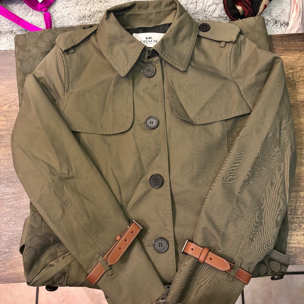 Couch Trenchcoat